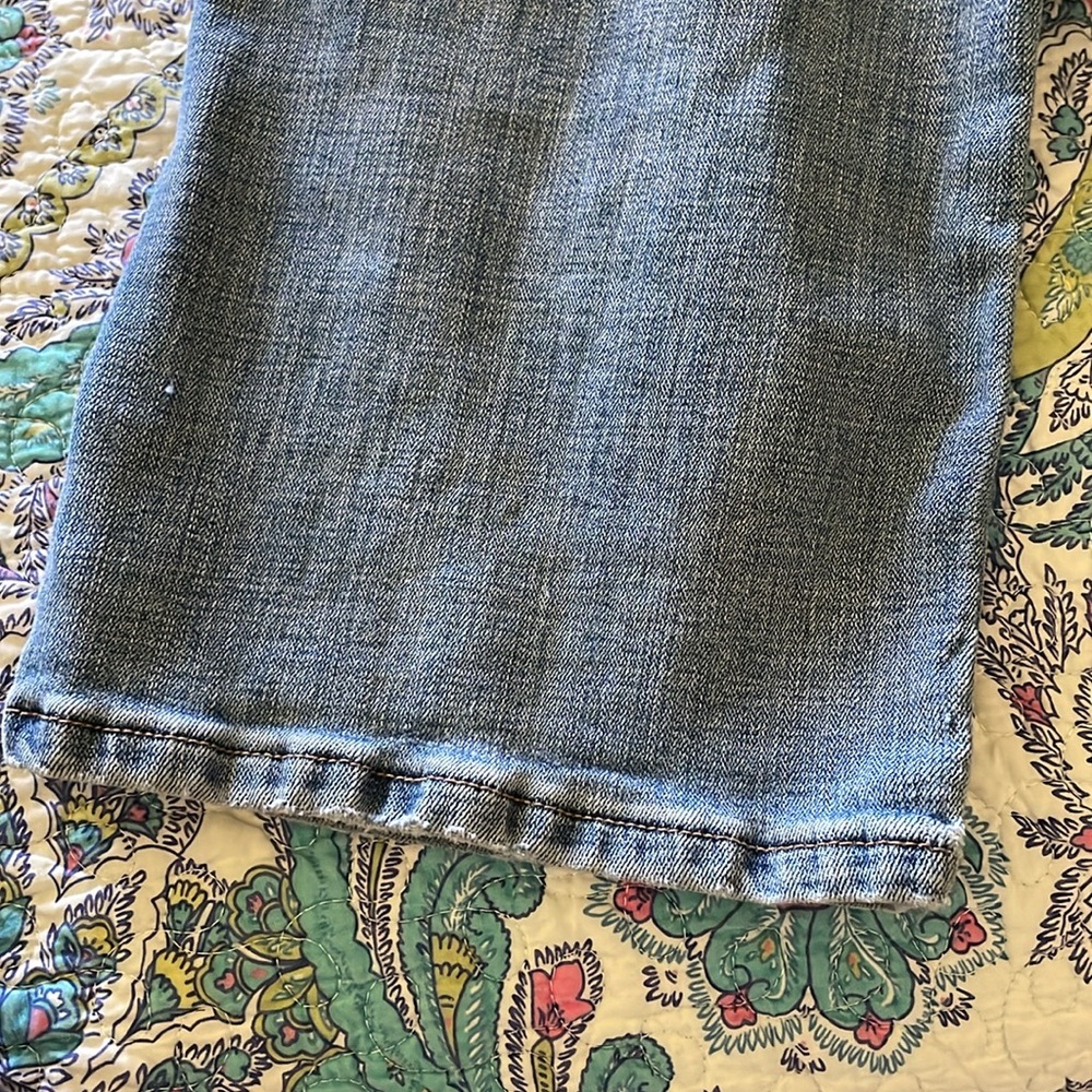 Bundle of two size 16 pants. Levi jeans and Style & Co shorts - Picture 6 of 9